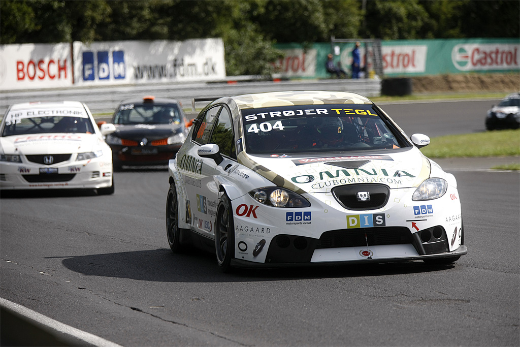 Team Wounded Racing kører i en hurtig Seat Leon Super Cupra med 300 hk
(Foto: Ole Hartmann Schmidt)